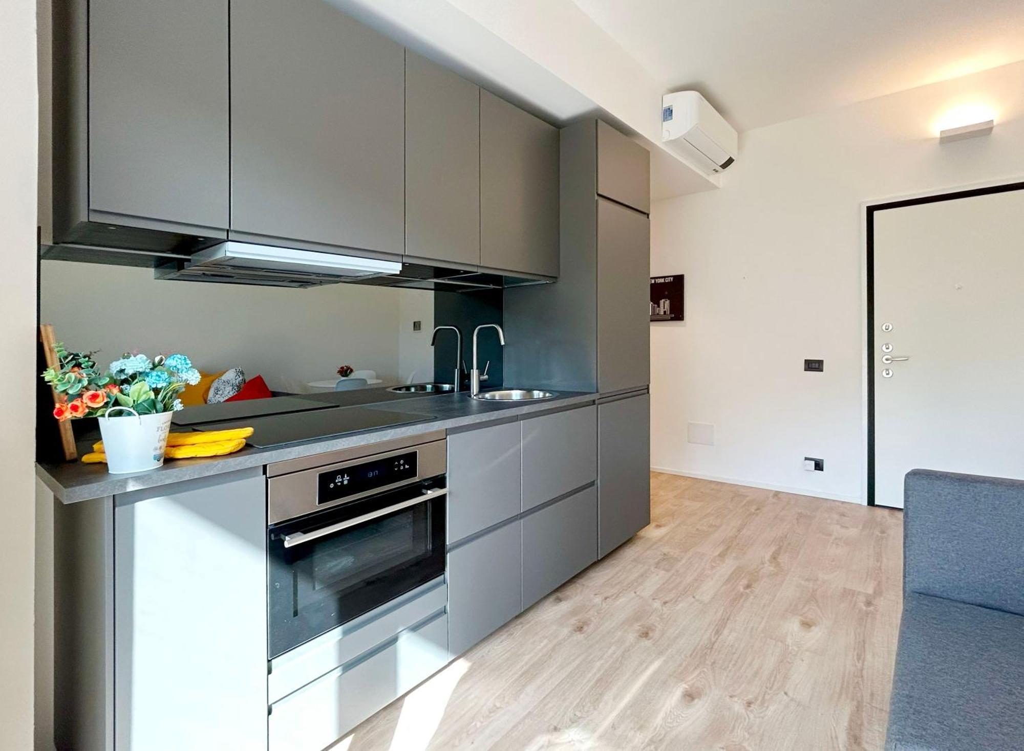 Lecco Lakefront Retreat ภายนอก รูปภาพ