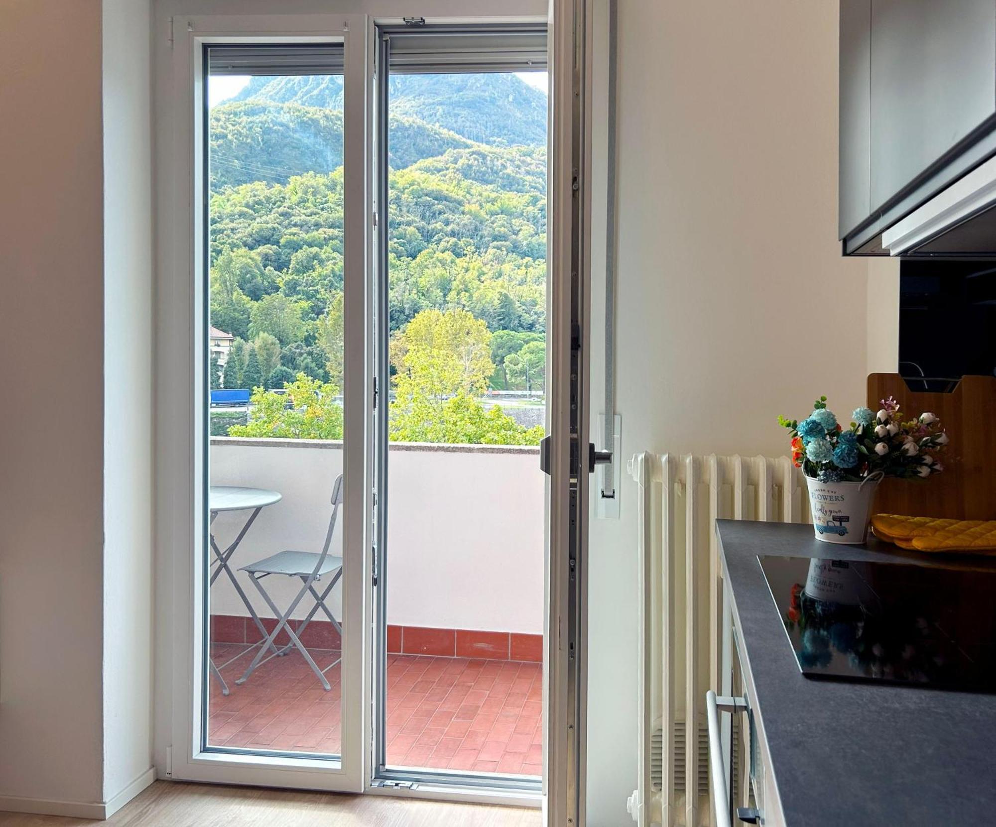 Lecco Lakefront Retreat ภายนอก รูปภาพ